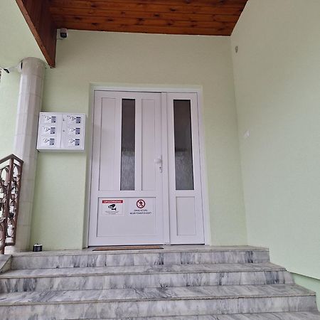 Apartmanovy Dom Stummerova Topolcany Ngoại thất bức ảnh