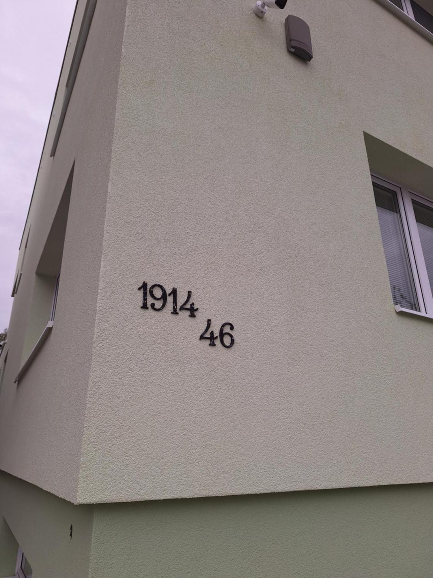 Apartmanovy Dom Stummerova Topolcany Ngoại thất bức ảnh